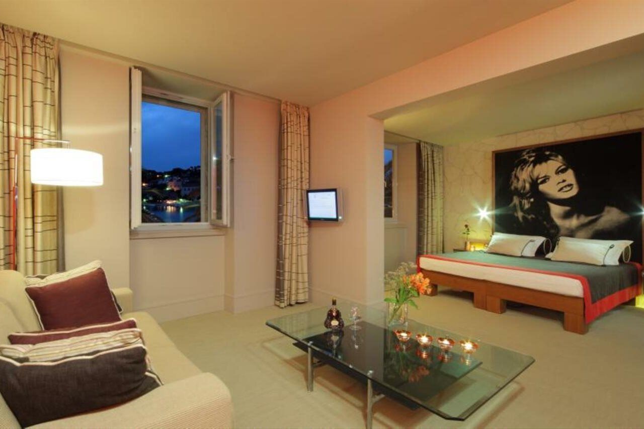 ริวา ฮวาร์ ยอชต์ ฮาร์เบอร์ โฮเต็ล Hotel ภายนอก รูปภาพ